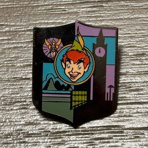 Disney Parks Peter Pan Crest Pin - DLR Advent Calendar Set - 2005